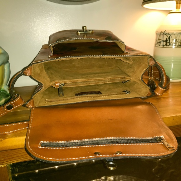 Patricia Nash 10th Anniversary Leandra leather crossbody bag - Picture 5 of 16